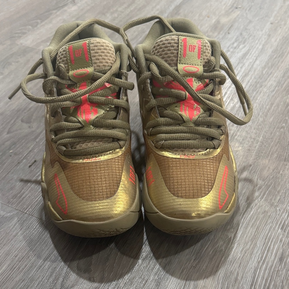 Puma Kids Sneakers in Gold and Pink Lemelo Ball